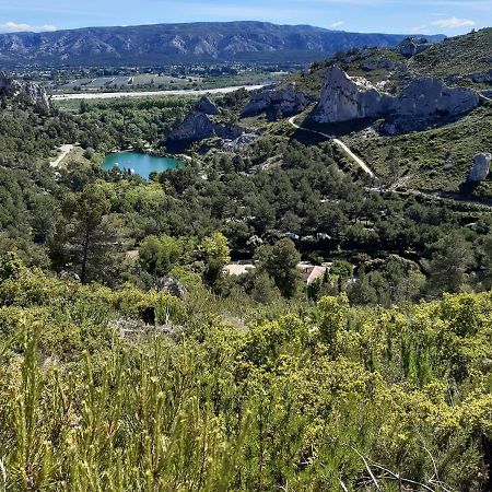 Camping De La Vallee Heureuse Orgon Bagian luar foto